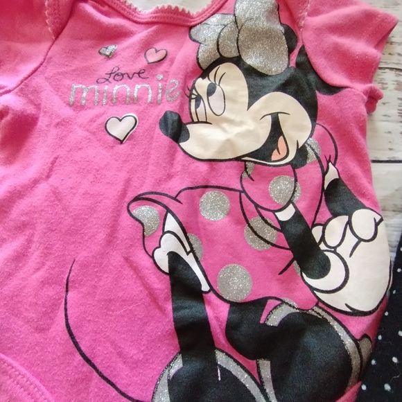 Outfit - Picture 3 of 4